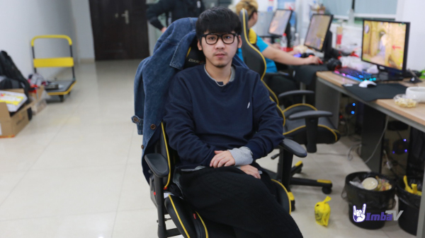 图片: 图4+这难道不像一名年轻有为的学者？谁还敢我说我DD是杀马特？.jpg