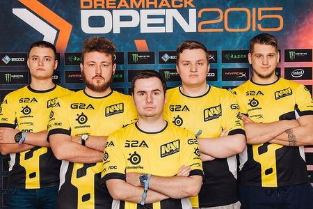 图片: 4+Natus_Vincere_at_DH_Cluj_2015.jpg